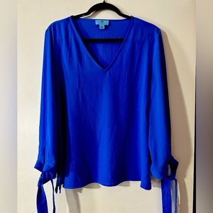 Cece blouse with tie detailed 3/4 length sleeves